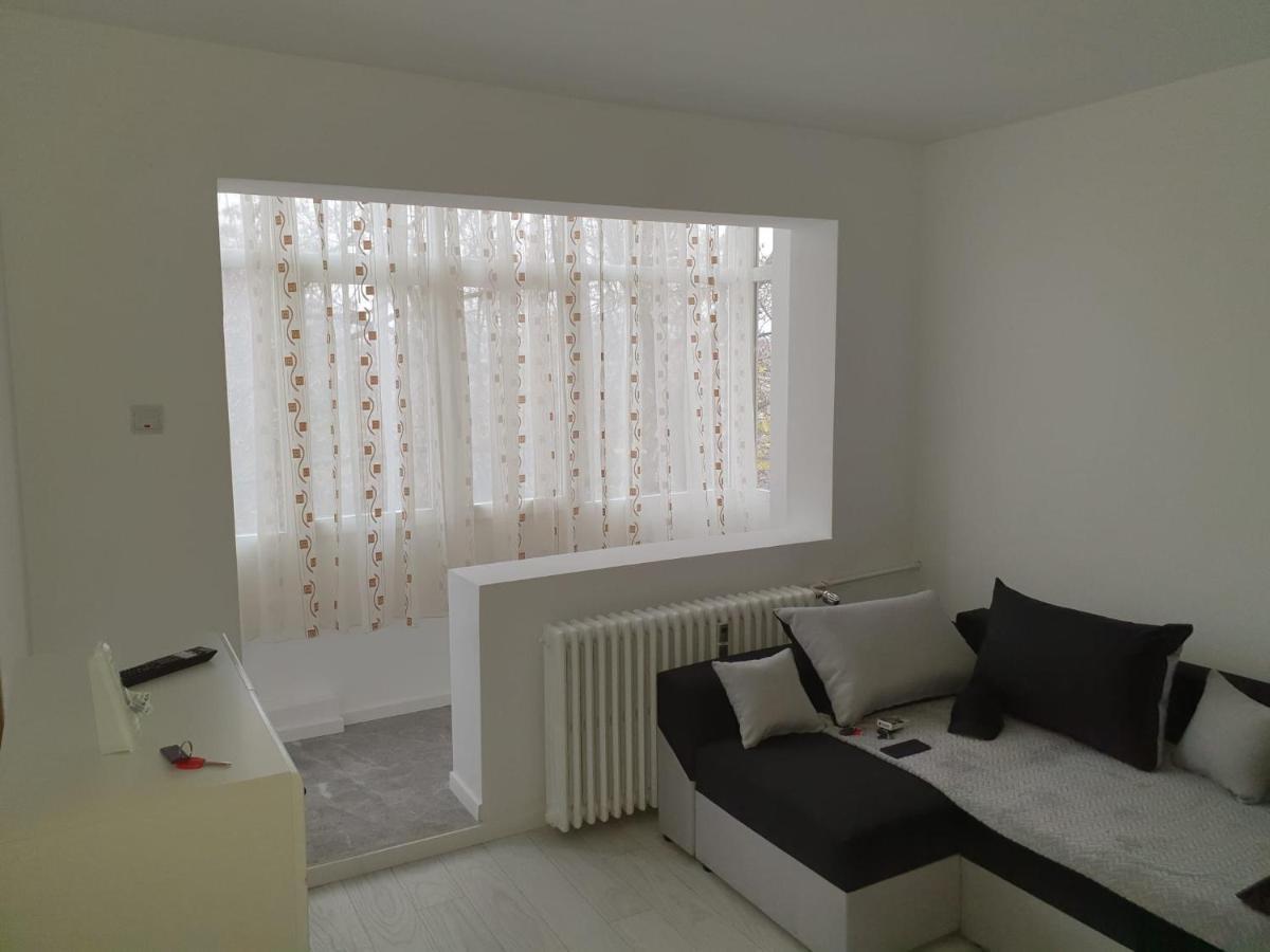 Apartament Apartment ยาช ภายนอก รูปภาพ